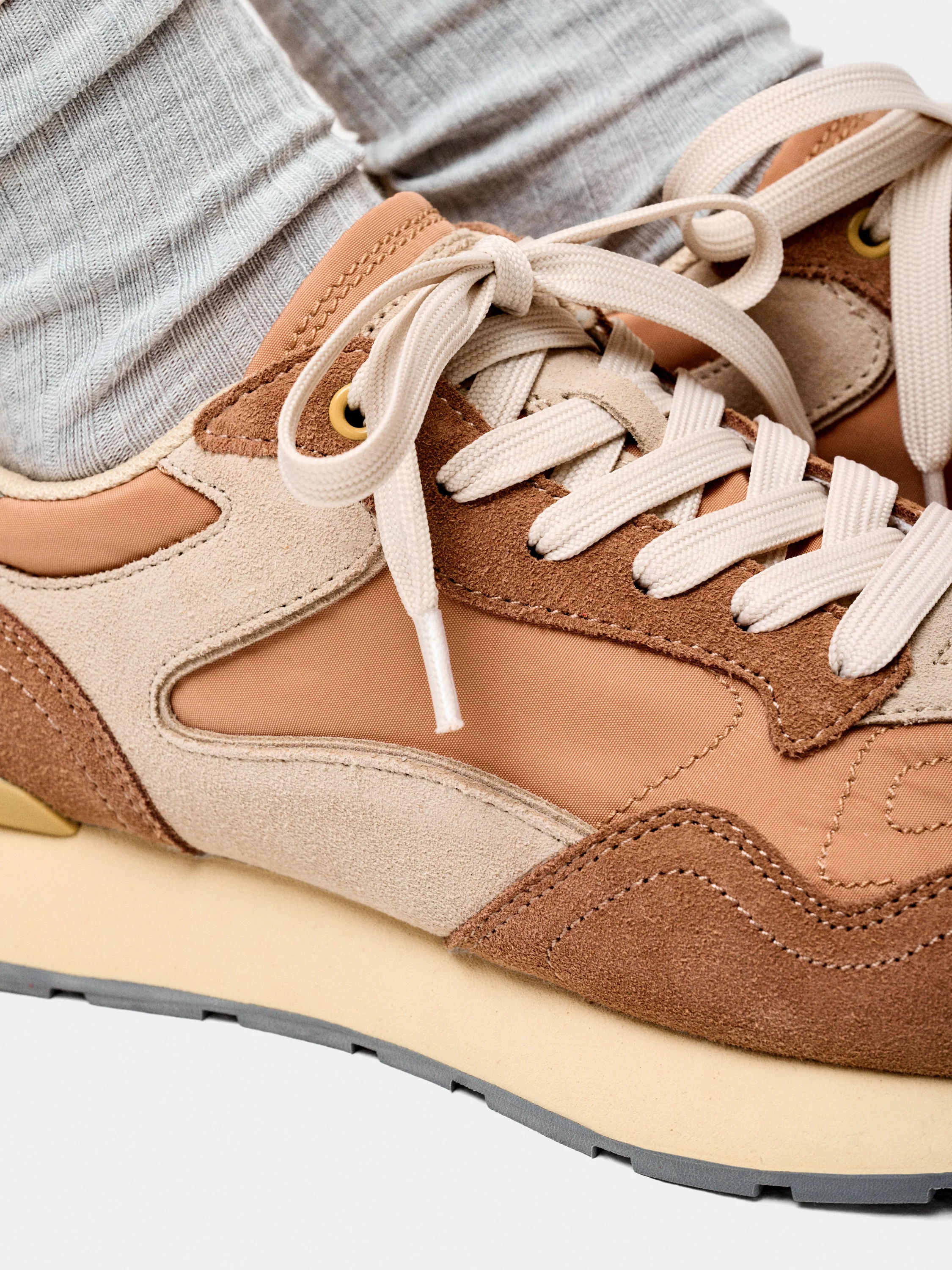 City Retro Peach - Image 4